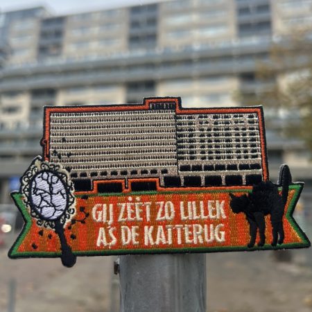 De mooiste carnavalsemblemen van Kruikenstad bestel je op kruikenemblemen.nl