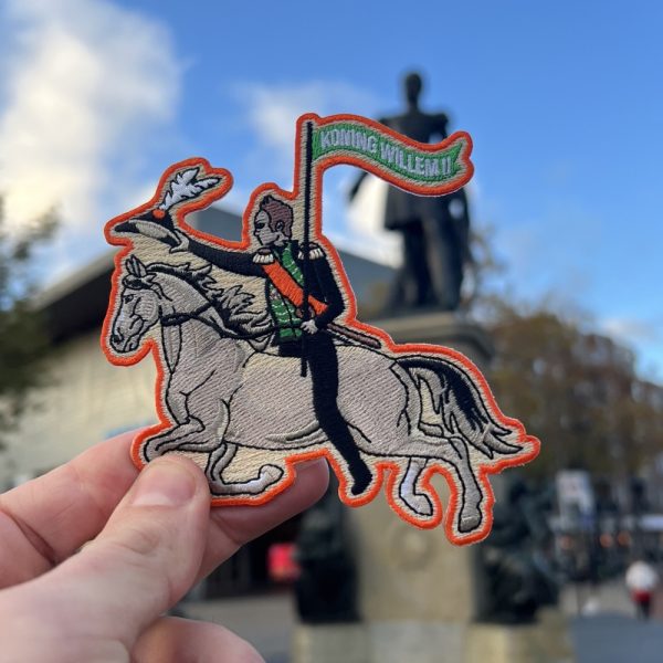 De mooiste carnavalsemblemen van Kruikenstad bestel je op kruikenemblemen.nl